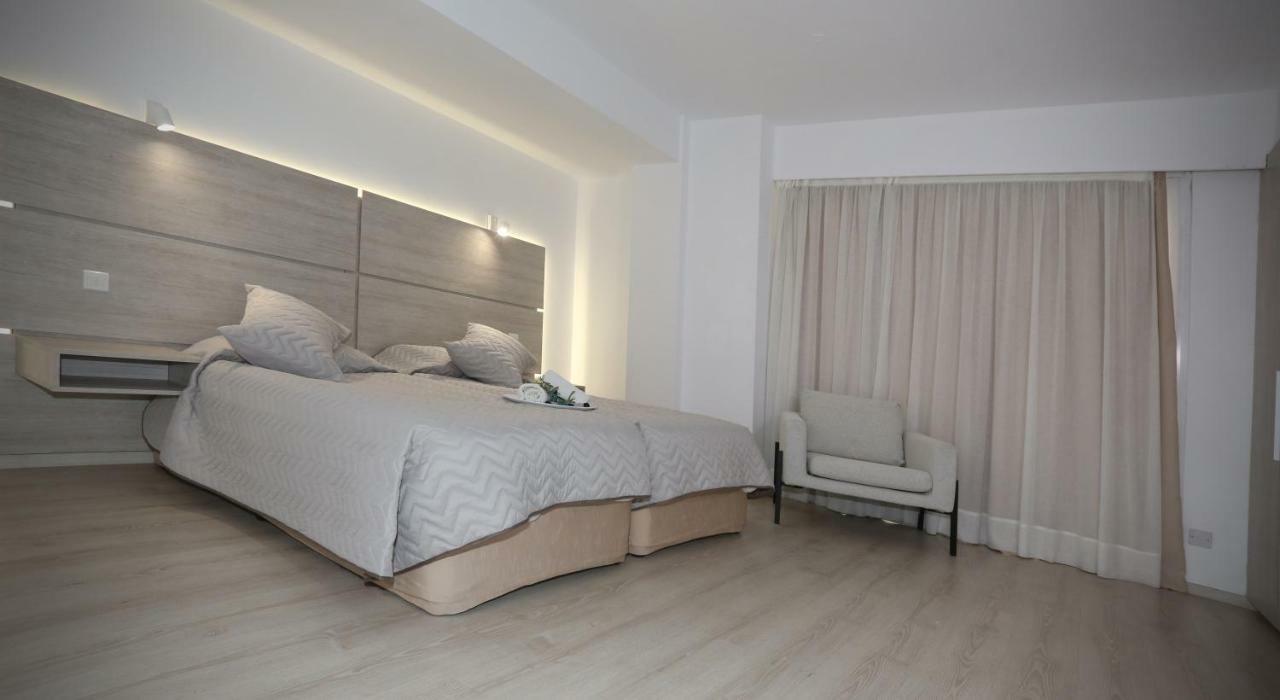 Pier Beach Hotel Apartments Limassol Exterior foto