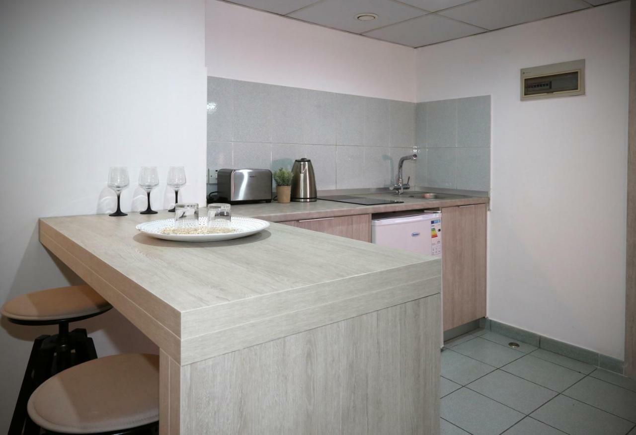 Pier Beach Hotel Apartments Limassol Exterior foto